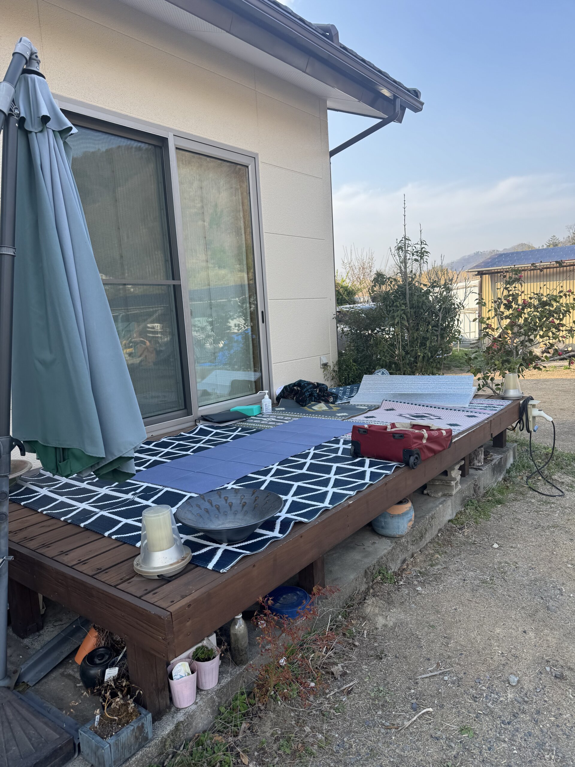 住宅の入口付近